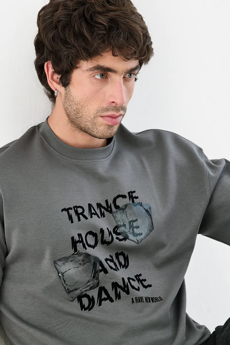 Oversized T-Shirt – Grey Graphic - view 2