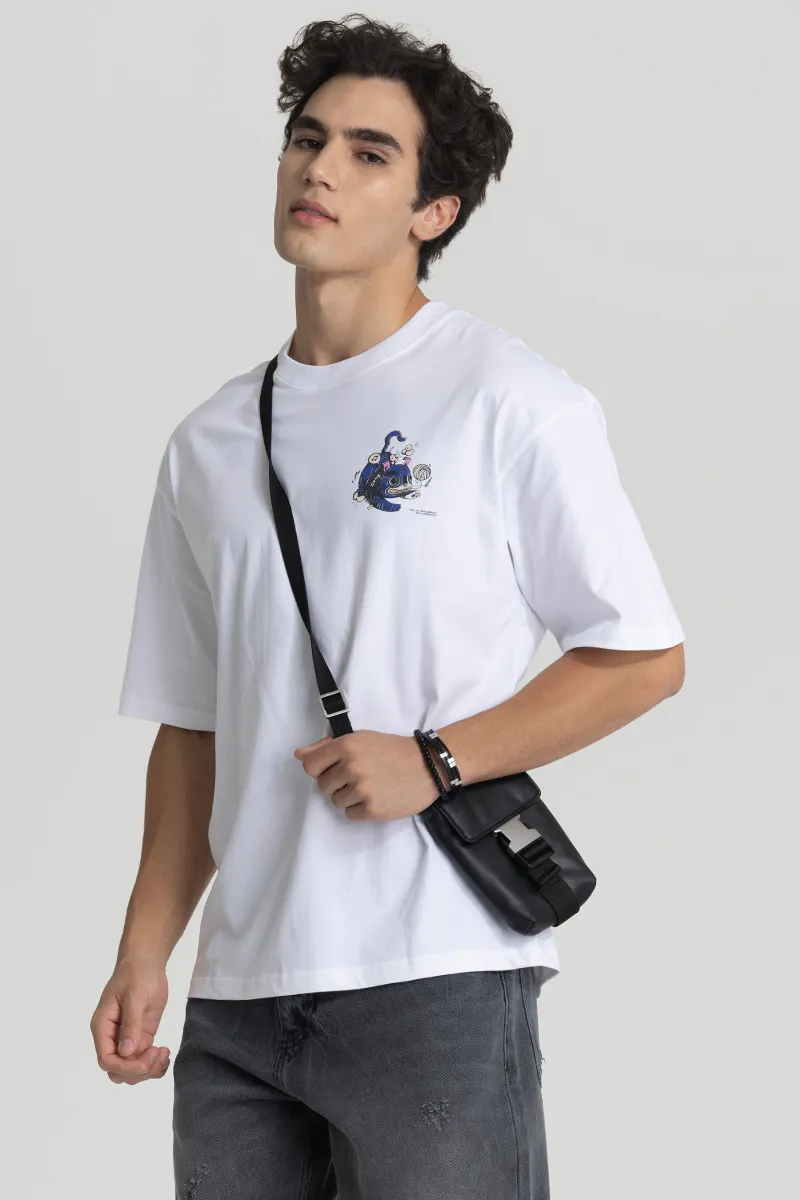 Oversized T-Shirt – White Graphic - view 3